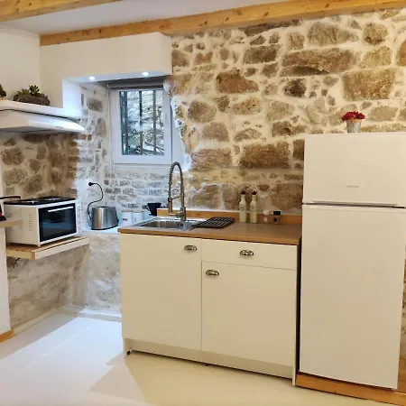 Zaira's Corfu Town Apartment *